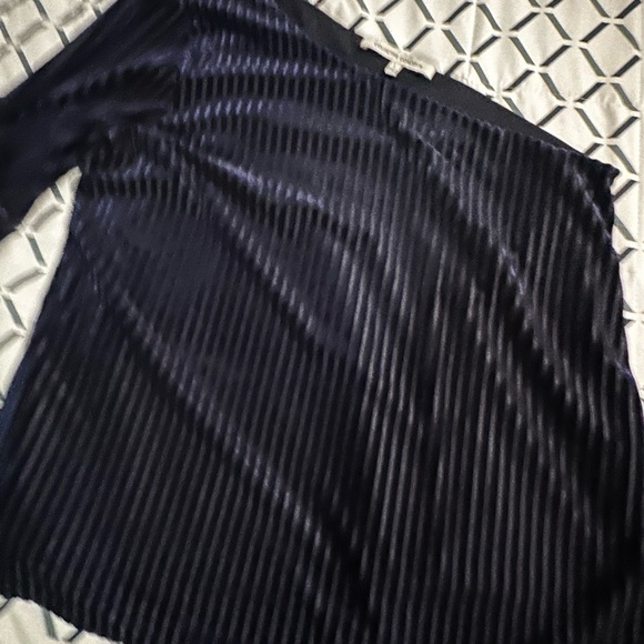 One shoulder top, velvet, blue. Like new - Picture 3 of 4